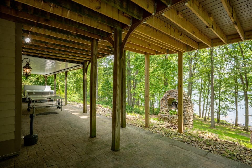 Alpine Dreaming by Railey Vacations House in McHenry