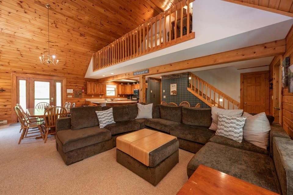 Adventure Bound by Railey Vacations House in McHenry