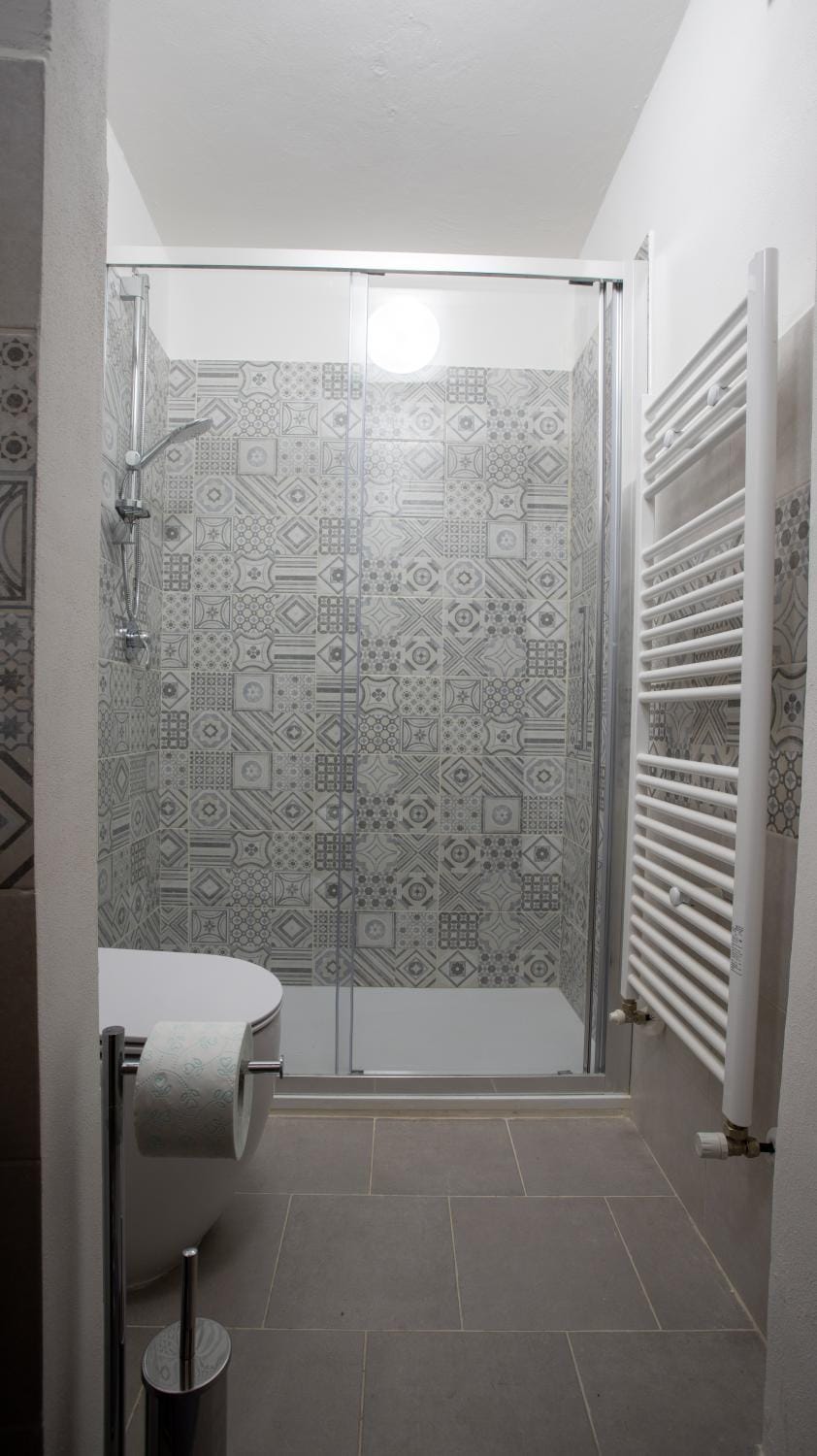 Shower, Bathroom