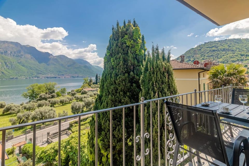 Balcony/Terrace, Lake view