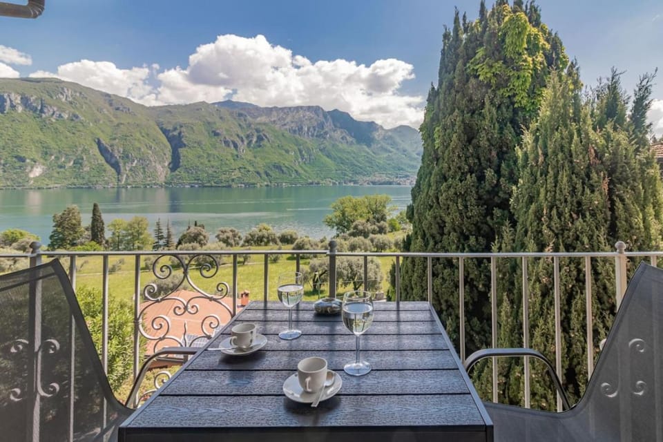 Balcony/Terrace, Lake view