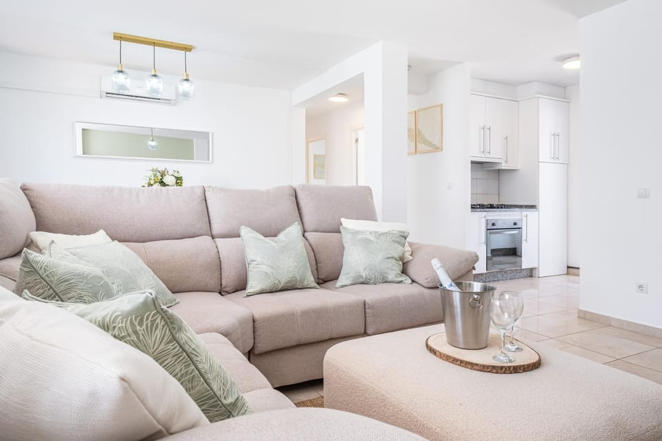 Modern 4BR Gran Alacant Apartment in Costa Blanca