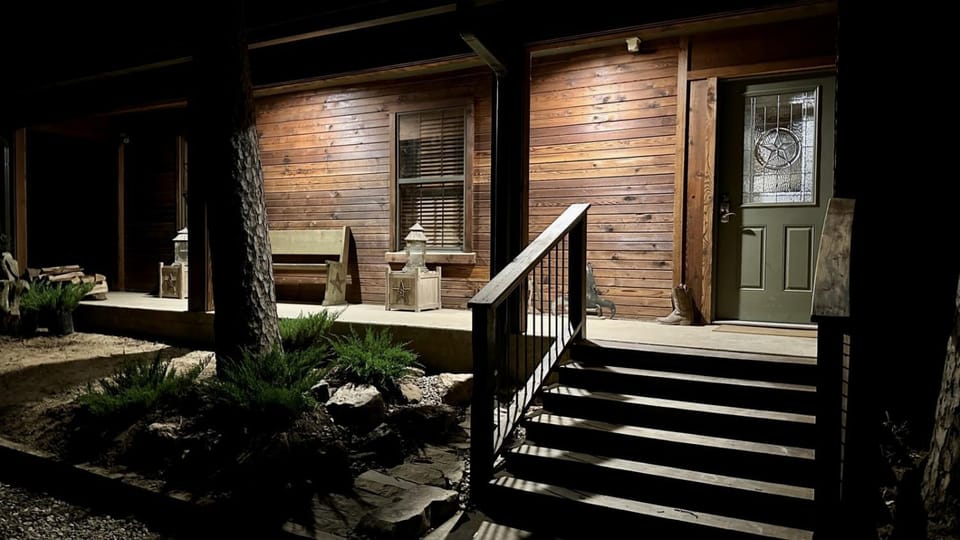Bent Pine Lodge House in Broken Bow