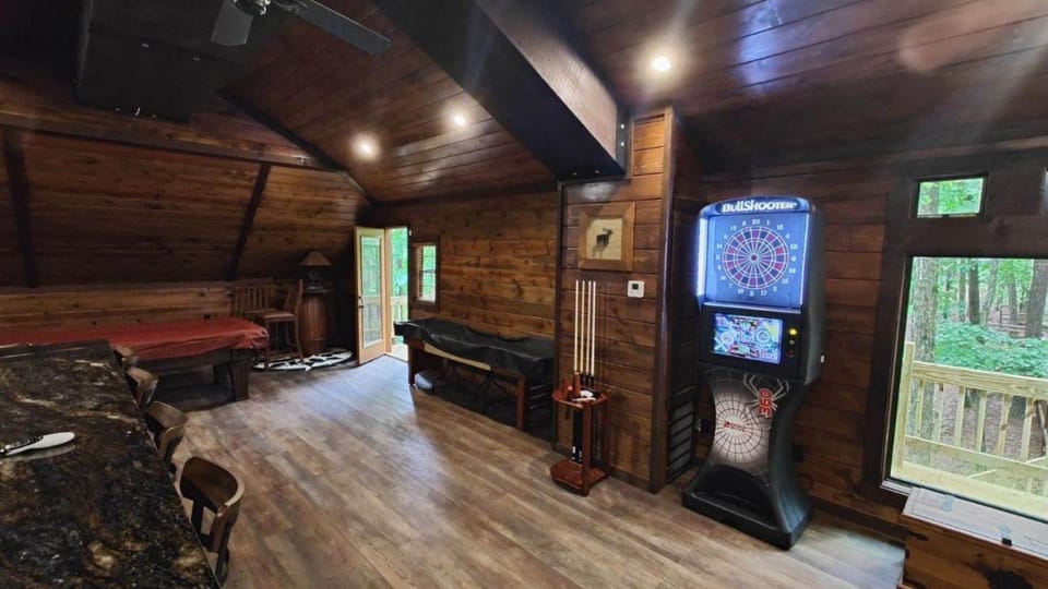 Bent Pine Lodge House in Broken Bow