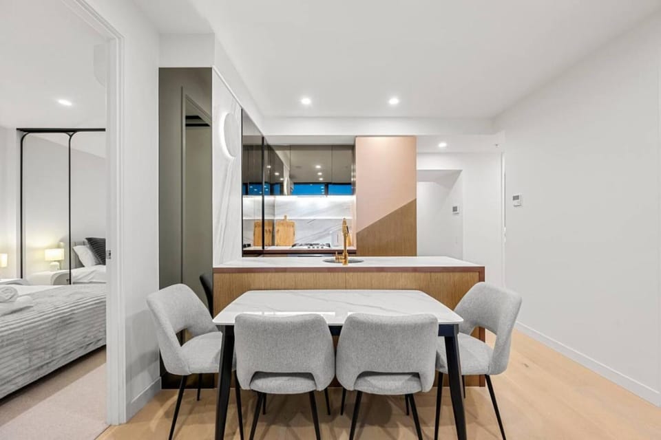 74th floor Unreal High-Rise 2b2b with Stunning Views Apartment in Melbourne