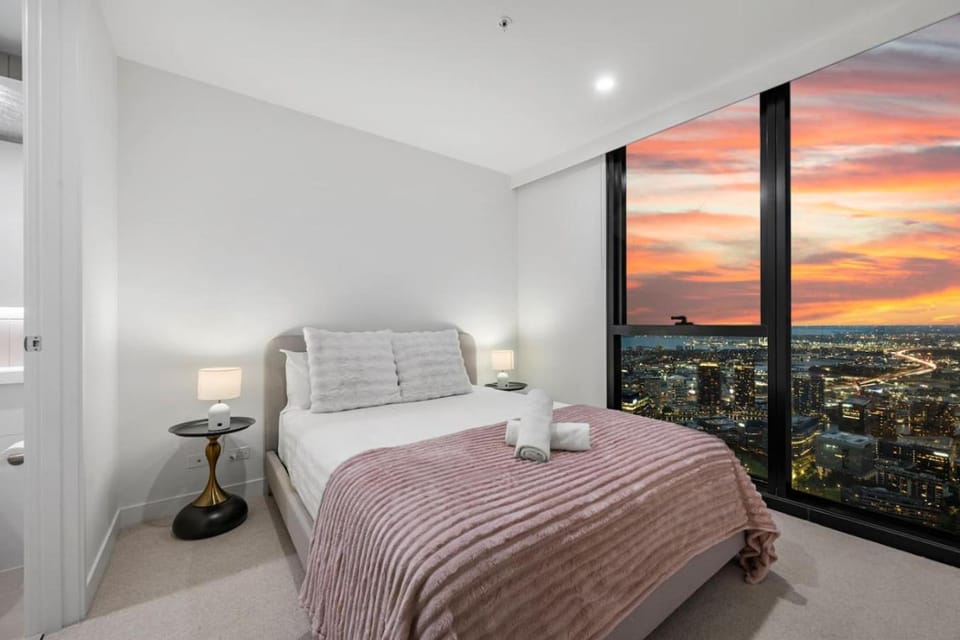 74th floor Unreal High-Rise 2b2b with Stunning Views Apartment in Melbourne