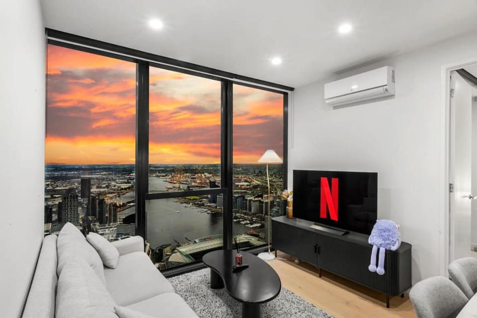 74th floor Unreal High-Rise 2b2b with Stunning Views Apartment in Melbourne