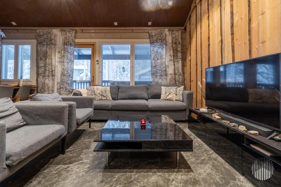 Communal lounge/ TV room, Living room, Seating area, Evening entertainment
