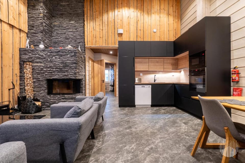 Kitchen or kitchenette, Living room, Seating area, Dining area