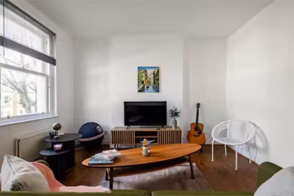 Communal lounge/ TV room, Living room, Seating area
