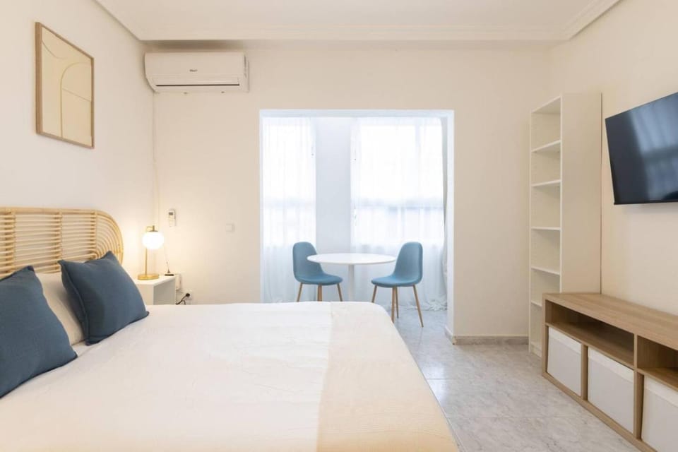 Urban Oasis Minimal Design A.C. Perfect Location Apartment in Torrevieja
