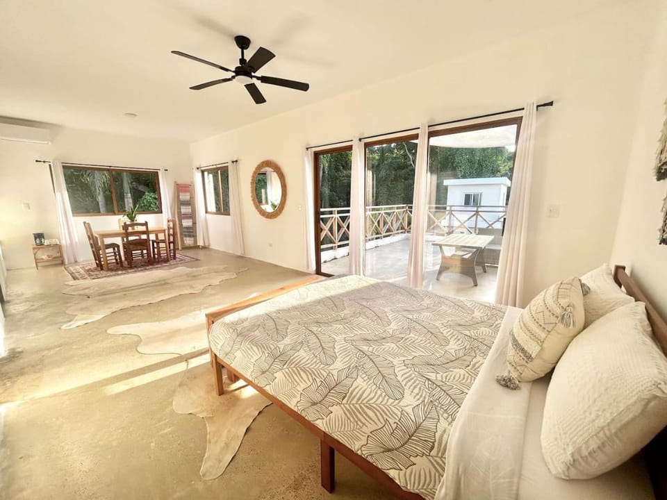 Patio, Bed, Balcony/Terrace, Photo of the whole room, Seating area, Dining area, Bedroom