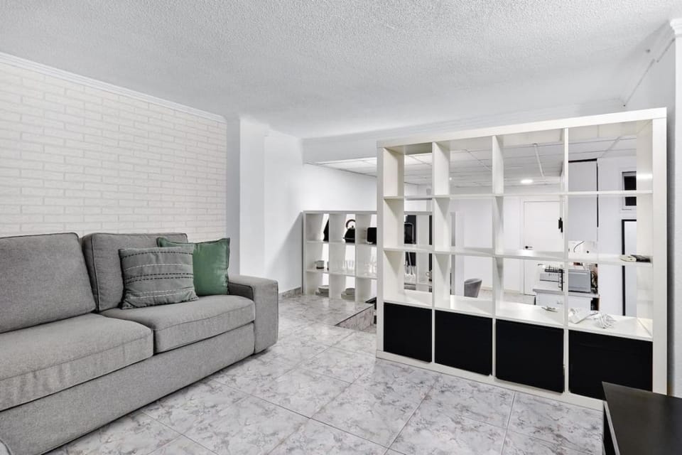 Modern Coastal Apartment Newly Renovated WiFi A.C Apartment in Torrevieja