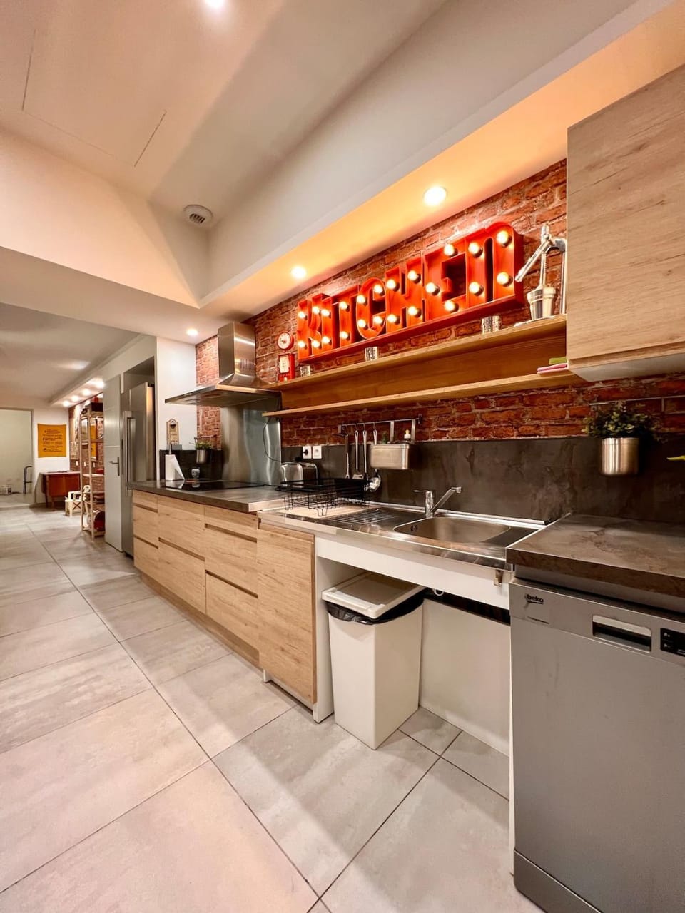 Kitchen or kitchenette, dishwasher