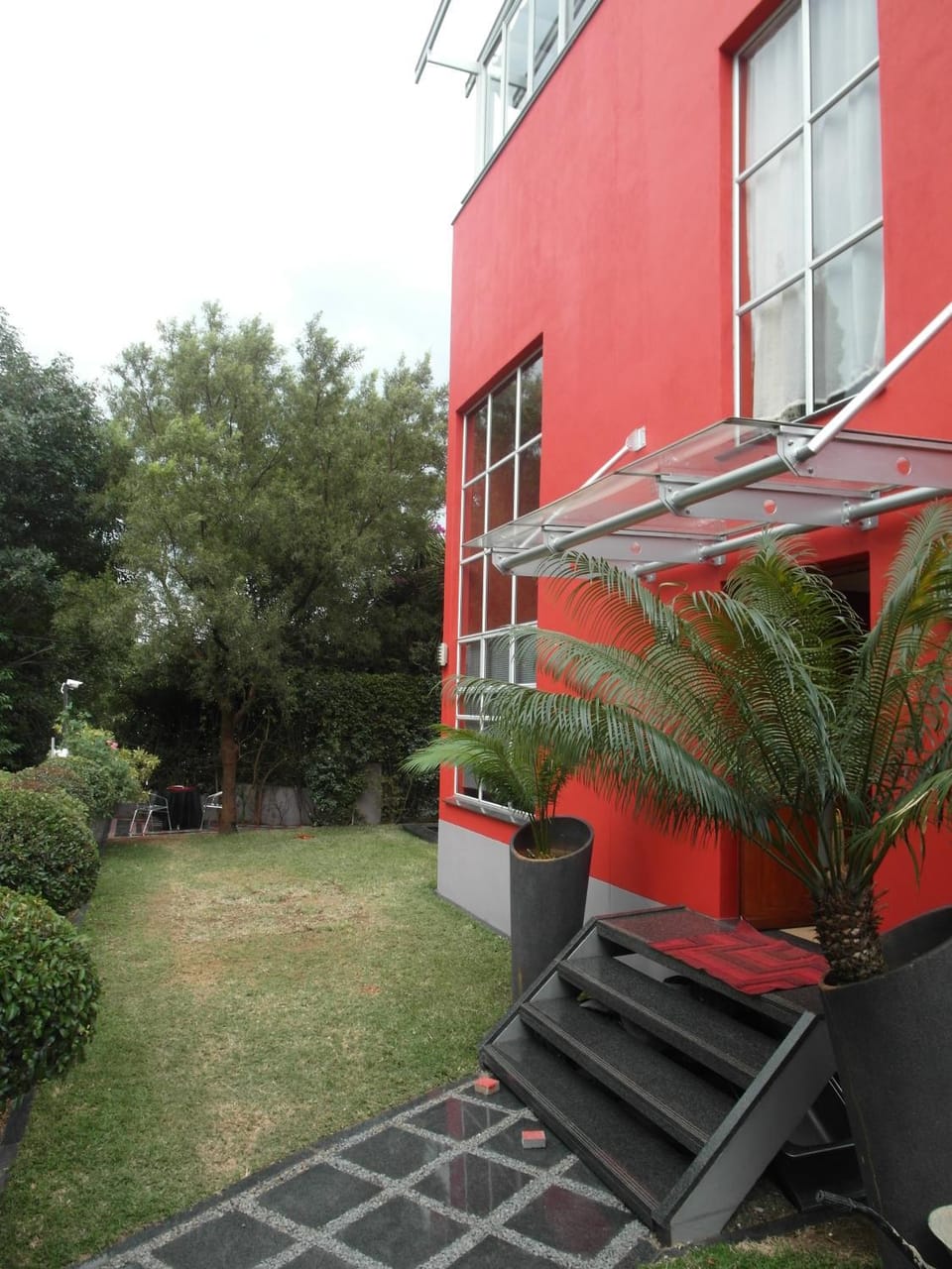 Facade/entrance