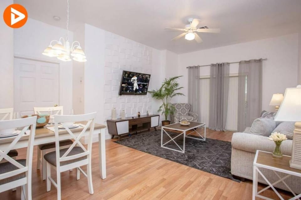 Best Value 3BR Near Disney Sleeps 8 Apartment in Four Corners