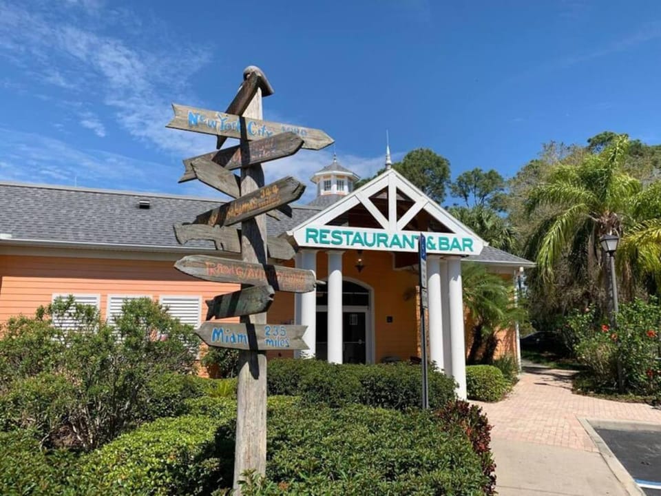 Best Value 3BR Near Disney Sleeps 8 Apartment in Four Corners