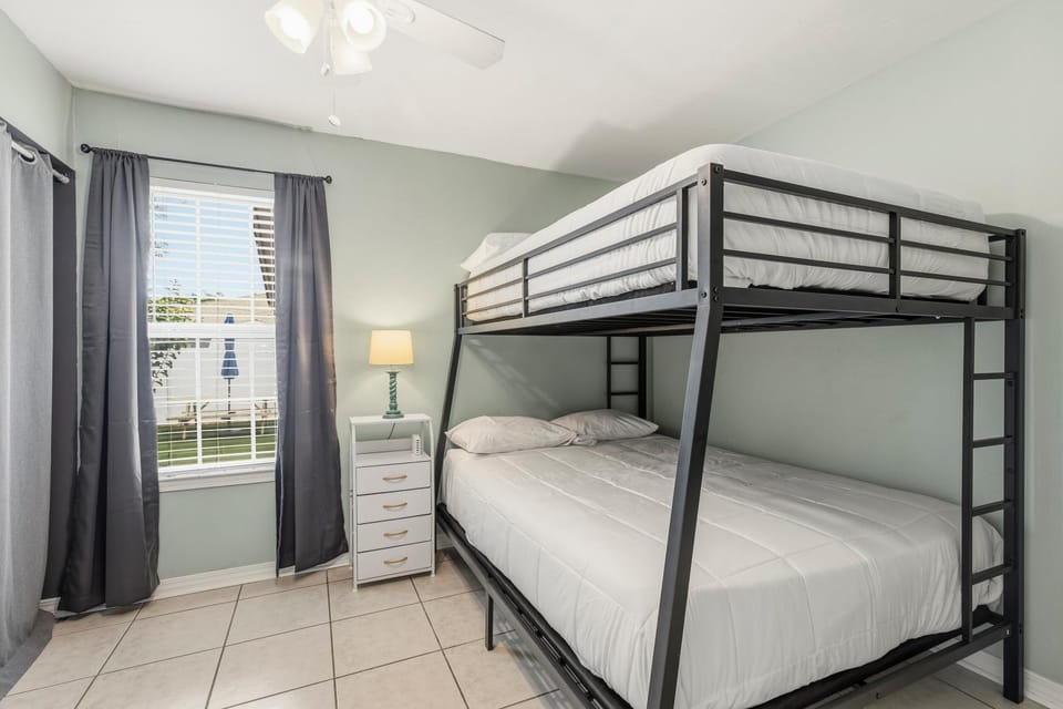 Bed, Bedroom, bunk bed