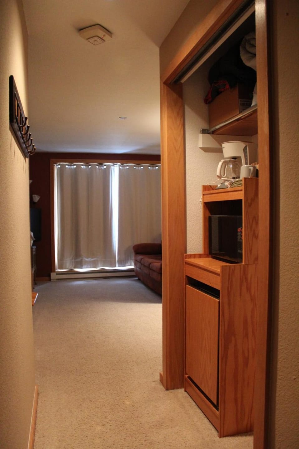 Coffee/tea facilities, microwave