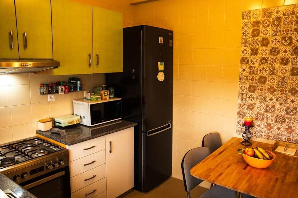 Kitchen or kitchenette, Dining area, oven, stove