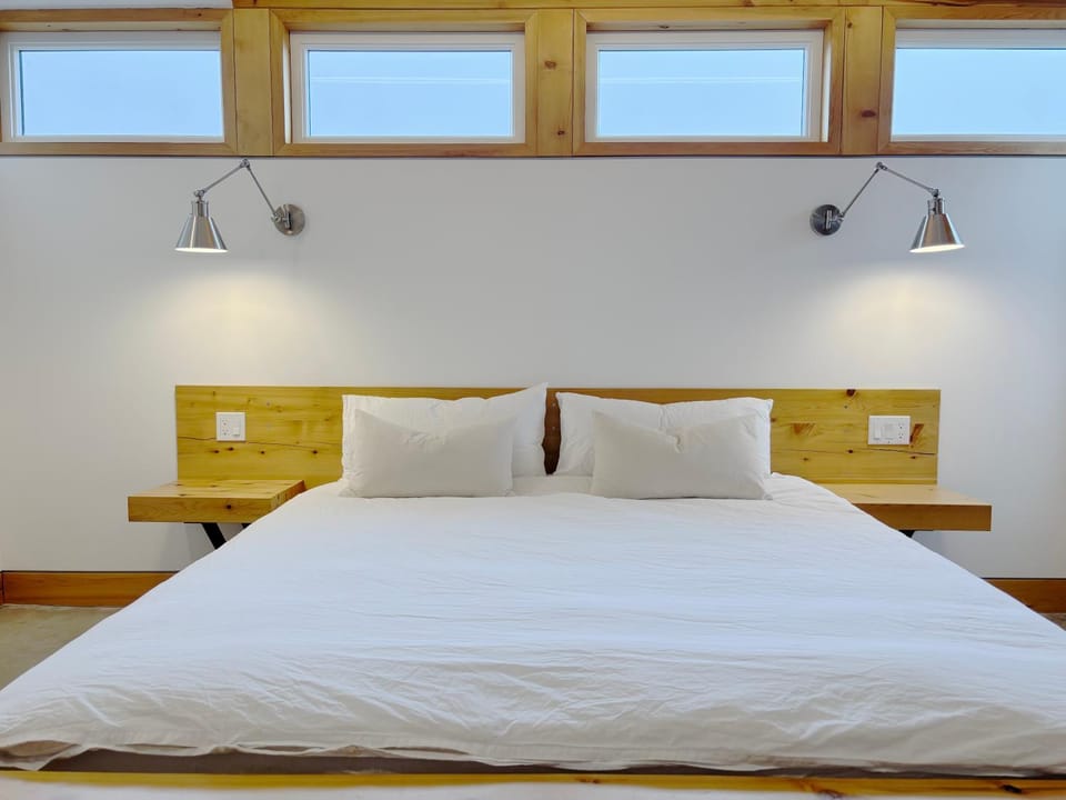 Cedar Peak - Design-Forward Barrier-Free Chalet Villa in Nova Scotia