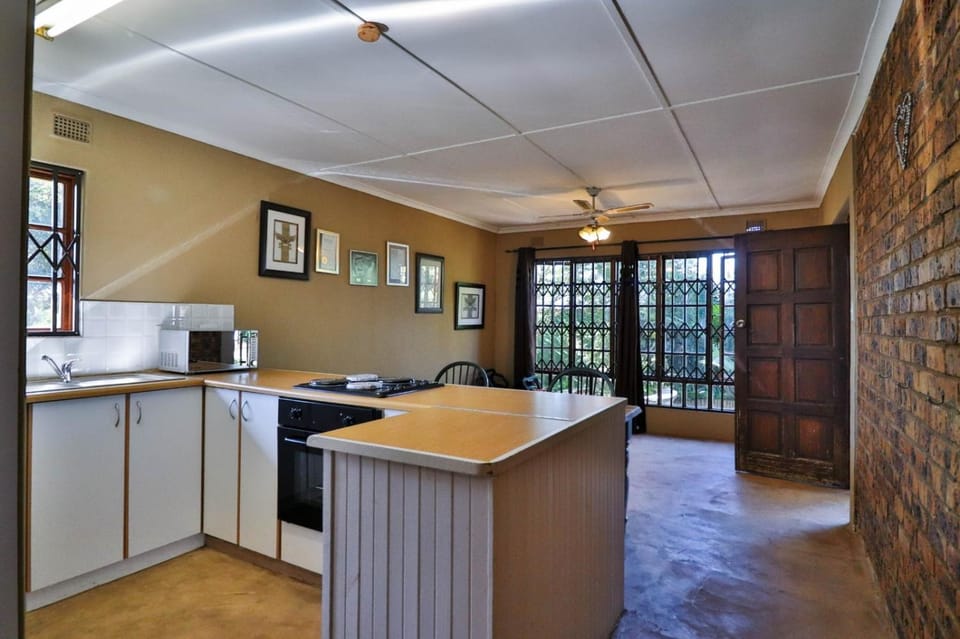 7 Len Armitage, Amanzimtoti Apartment in KwaZulu-Natal
