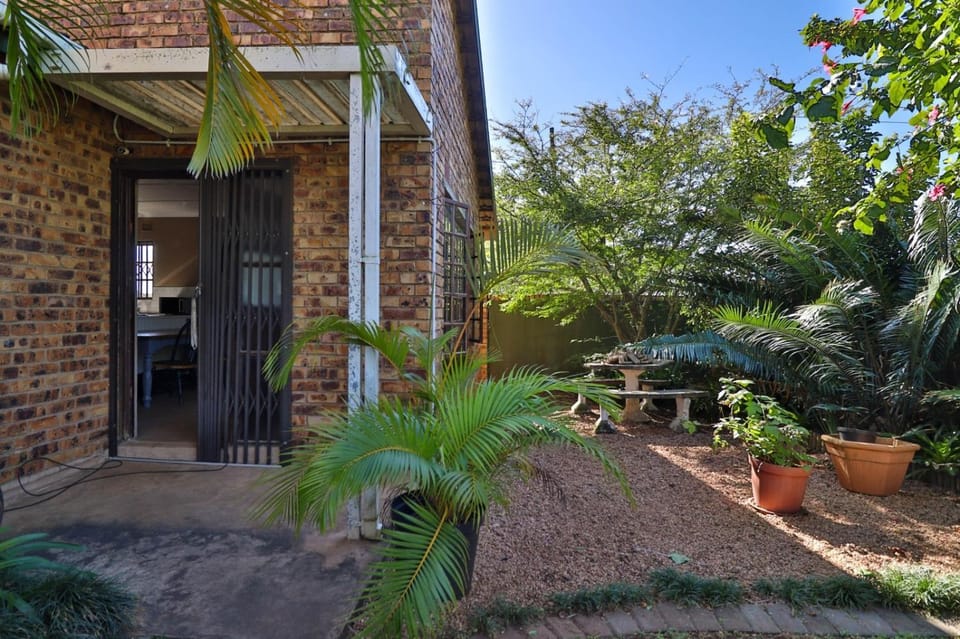 7 Len Armitage, Amanzimtoti Apartment in KwaZulu-Natal