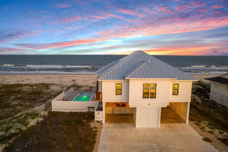 St George Island Pool Hot Tub Beach Access House in Saint George Island
