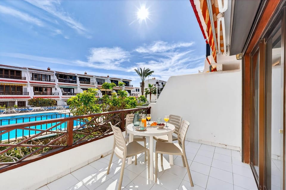 Ocean Breeze Apartment Tenerife Apartment in Costa del Silencio