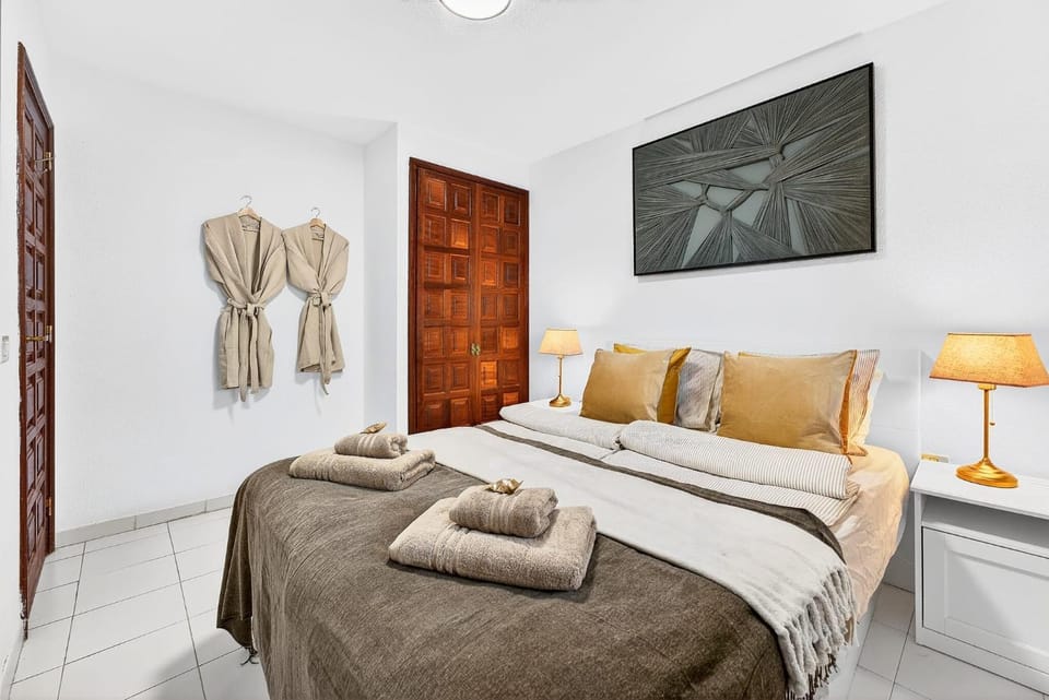 Ocean Breeze Apartment Tenerife Apartment in Costa del Silencio