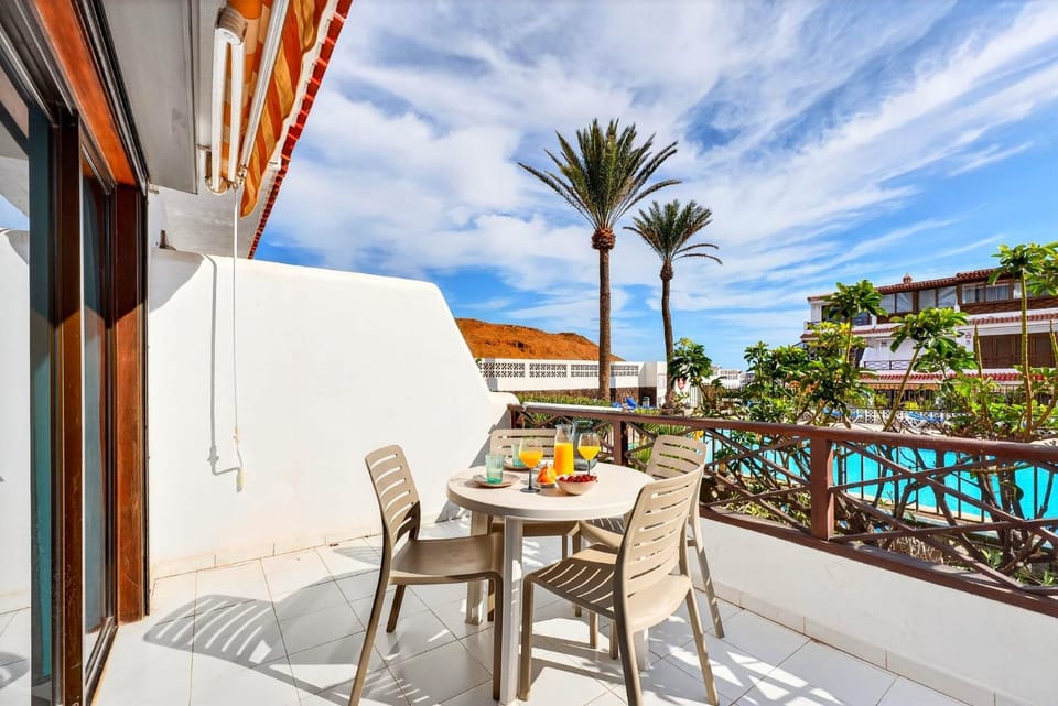Ocean Breeze Apartment Tenerife Apartment in Costa del Silencio