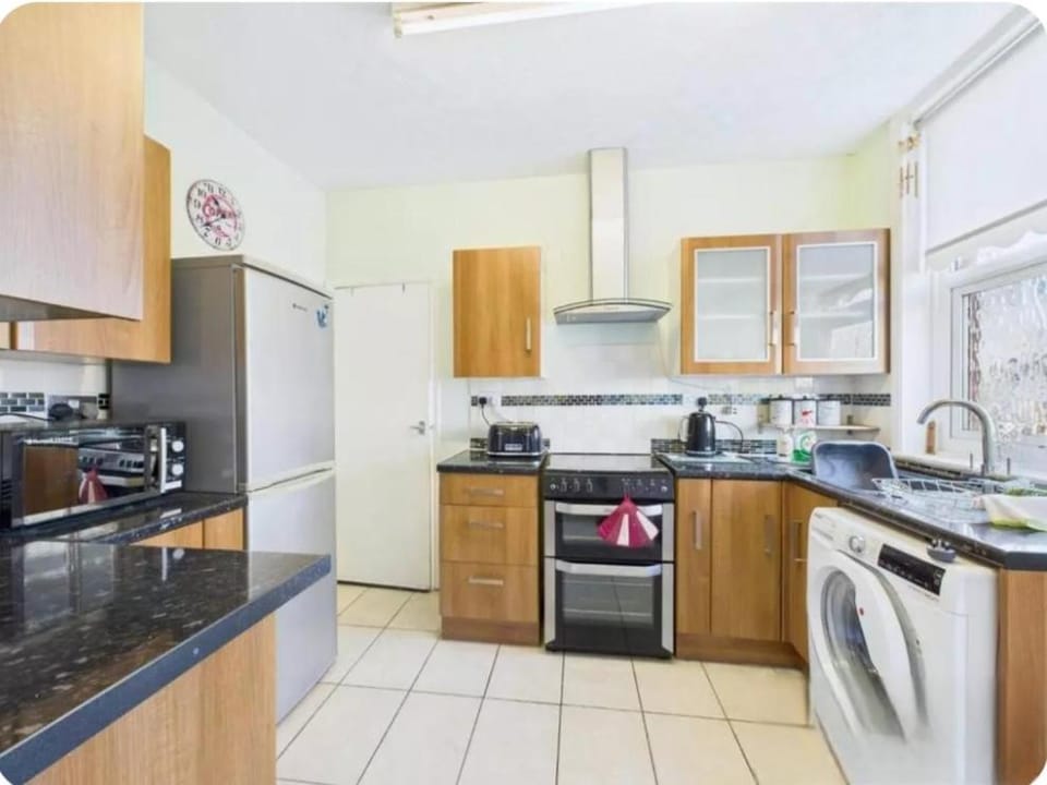 Kitchen or kitchenette, dishwasher, oven, pet friendly, stove, toaster