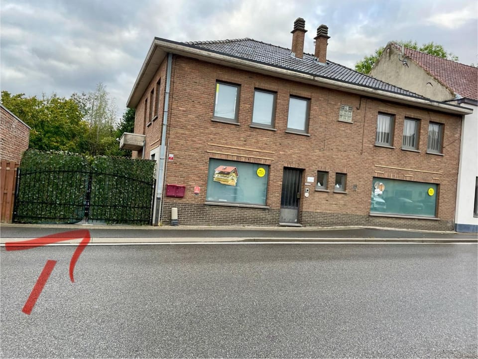 Property building, Street view