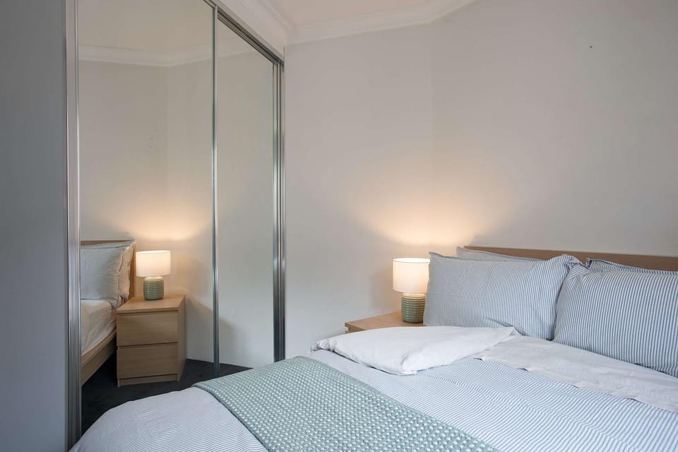 Urban Oasis 2BR with Huge Deck & Secure Parking Apartment in Sydney