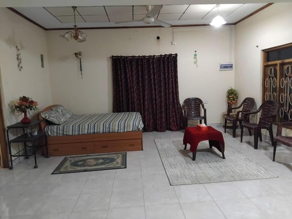 Drivers' , Guides' & Family Rooms Bed and Breakfast in Uva Province, Sri Lanka