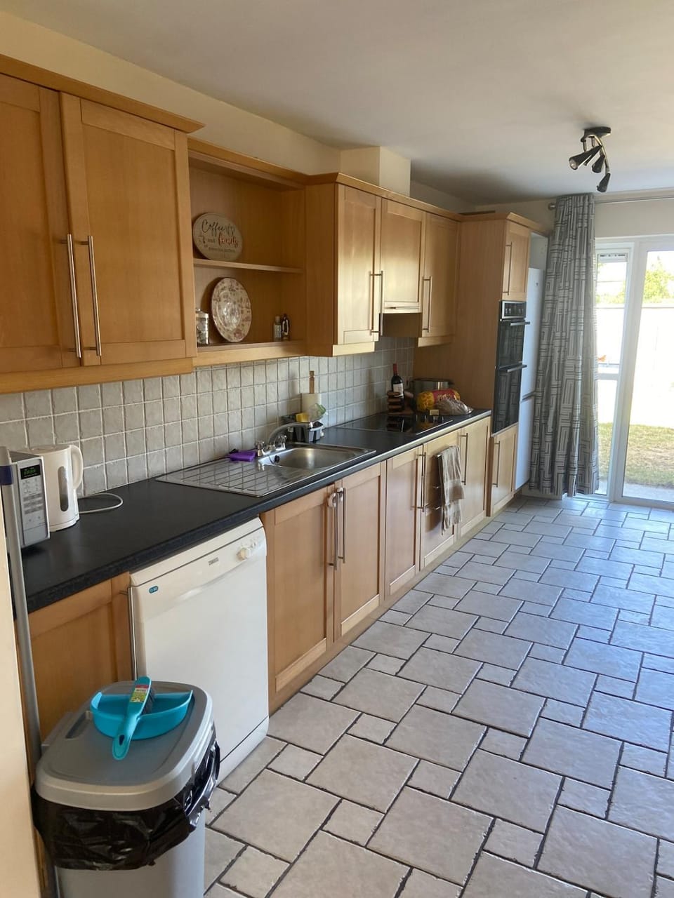 Spacious 5 bed Killarney home with free parking House in Killarney