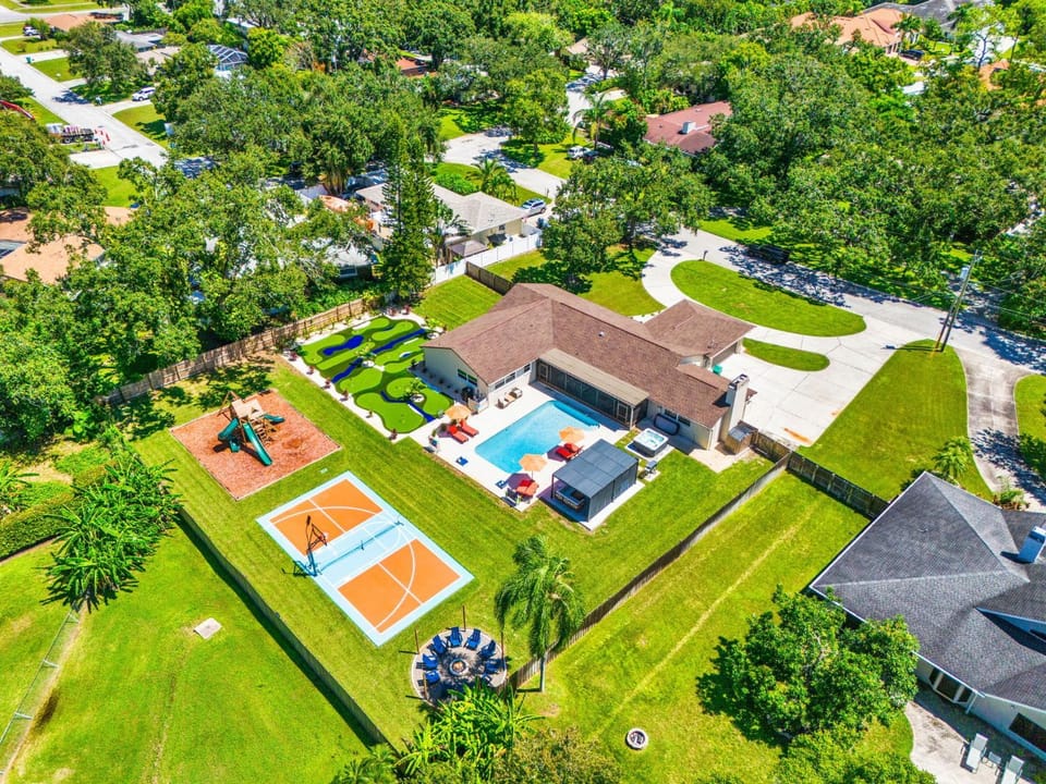Property building, Patio, Neighbourhood, Natural landscape, Bird's eye view, Children play ground, Garden view, Swimming pool