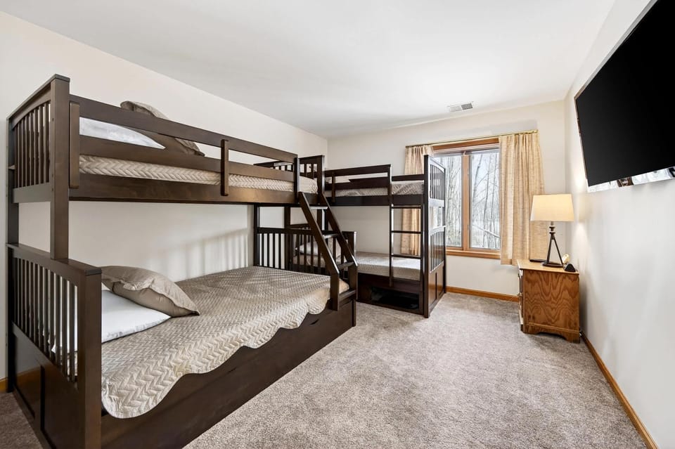 Ski-In Ski-Out SnowPine Village Townhouse House in Cattaraugus