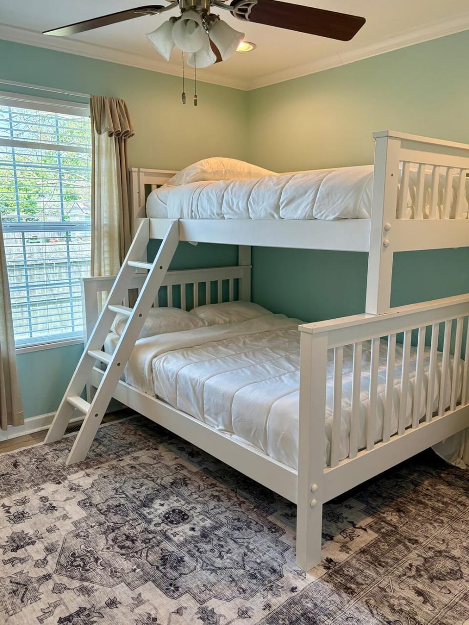 Oasis at Munchy branch & Bike trail & Dog Friendly House in Sussex County