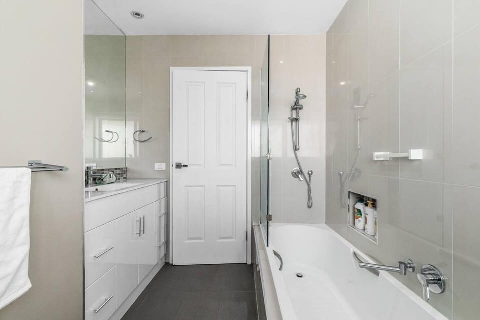 Puddings Home Melbourne Wantirna Escape House in Wantirna South