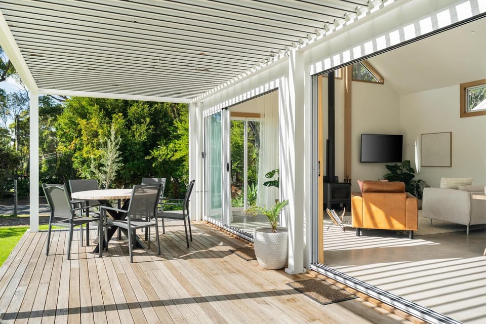 Pretty Beach Barn House in New South Wales