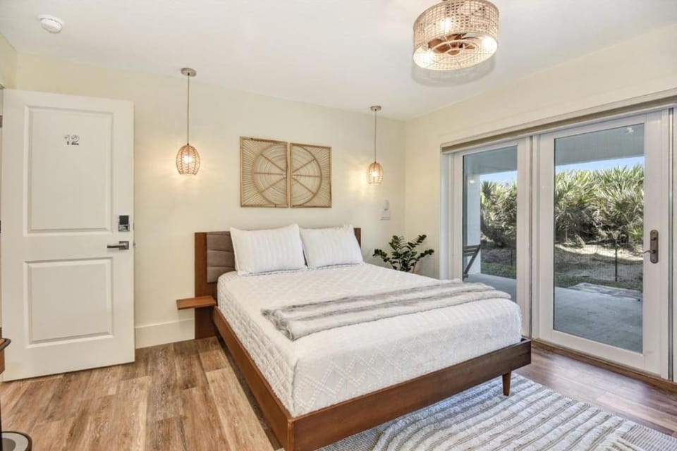 The White House on Flagler Beach - Unit 12 apts Apartment in Painters Hill