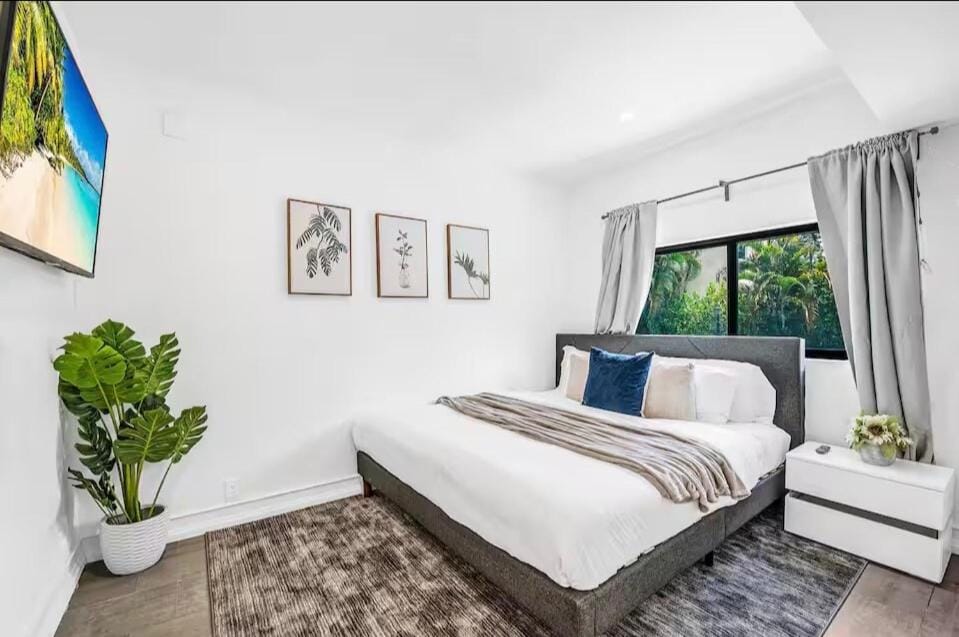 Sunny Miami Escape in Prime Location Apartment in North Miami