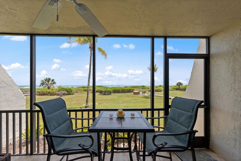 Oceanfront Gulf Water Views 1st Floor Sanibel House in Sanibel Island