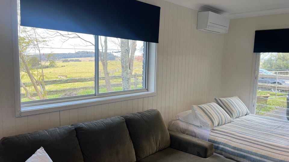 Hillview Farmstay Unit - Where Coast Meets the Sea Apartment in Yatte Yattah