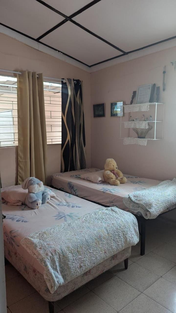 Hostal económico y céntrico en David Chiriquí - Residencial Doña Nilsa Bed and Breakfast in David