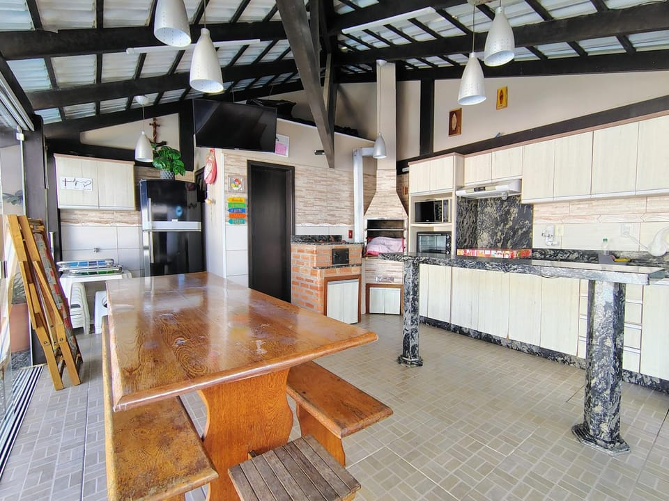 Sobrado 4 quartos com piscina praia do tabuleiro House in Barra Velha