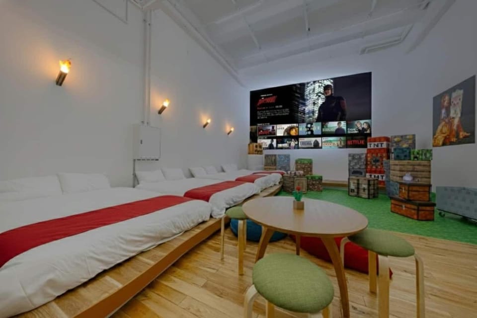Bed, TV and multimedia, Living room, Bedroom
