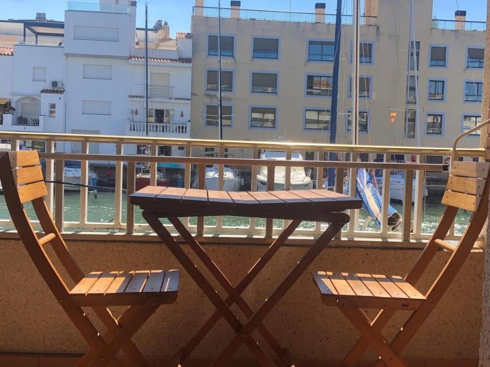 Apartamento Canales Empuriabrava, Aire Acond, Parking - ES-258-181 Apartment in Roses