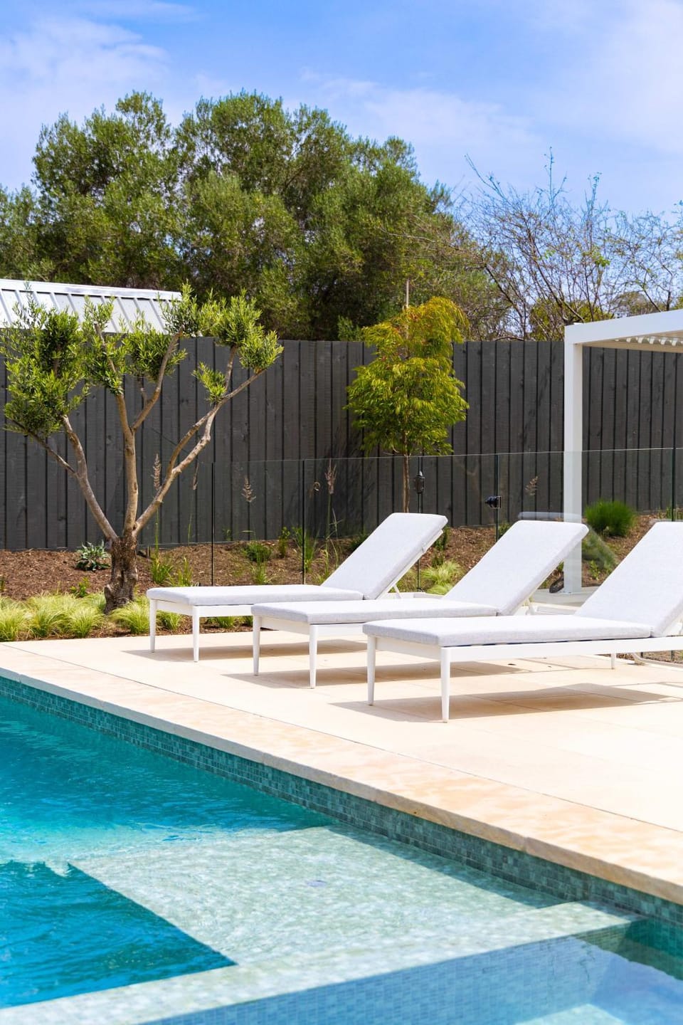 Wagstaff Sands Pool & Spa Alfresco Dining House in Melbourne